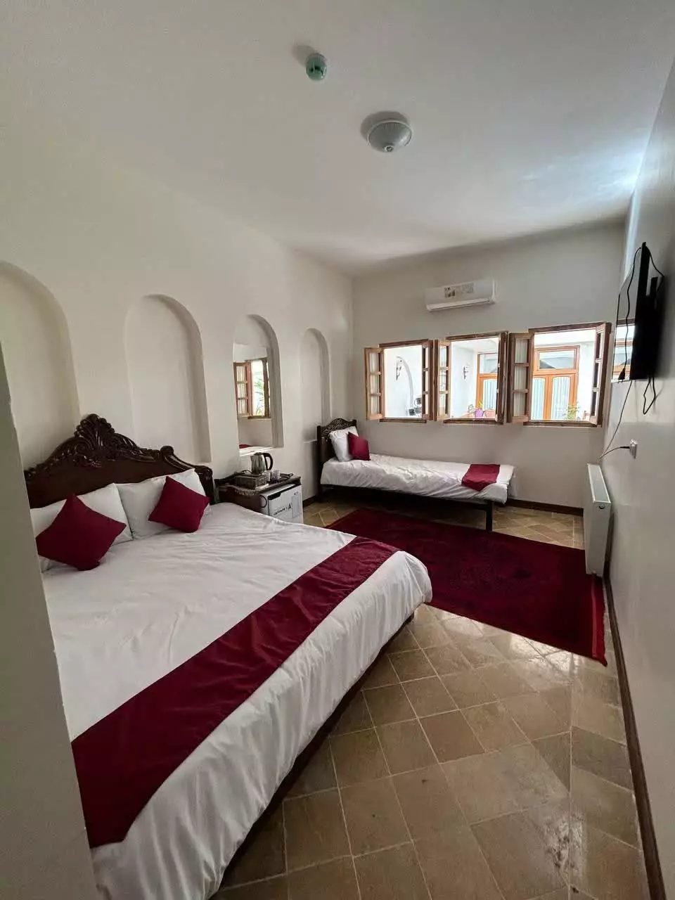 Alibaba https://cdn.alibaba.ir/ostorage/hotel-accommodation-images/699c26fa46ae9d8e6fb49fc4_سه تخته استاندارد اکونومی.webp